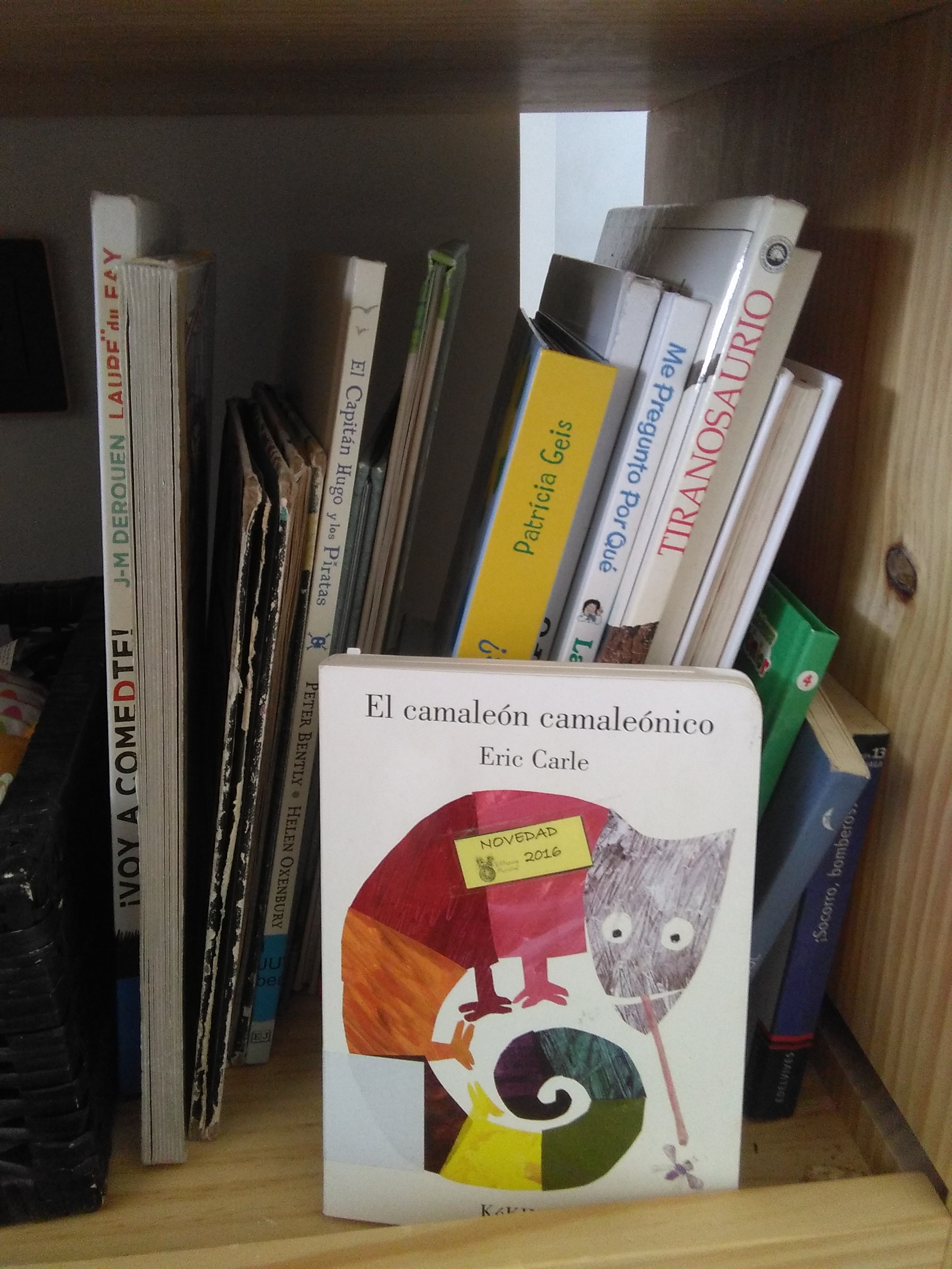 Todo en orden: nuestro mueble de juguetes en el salón - Aprenent