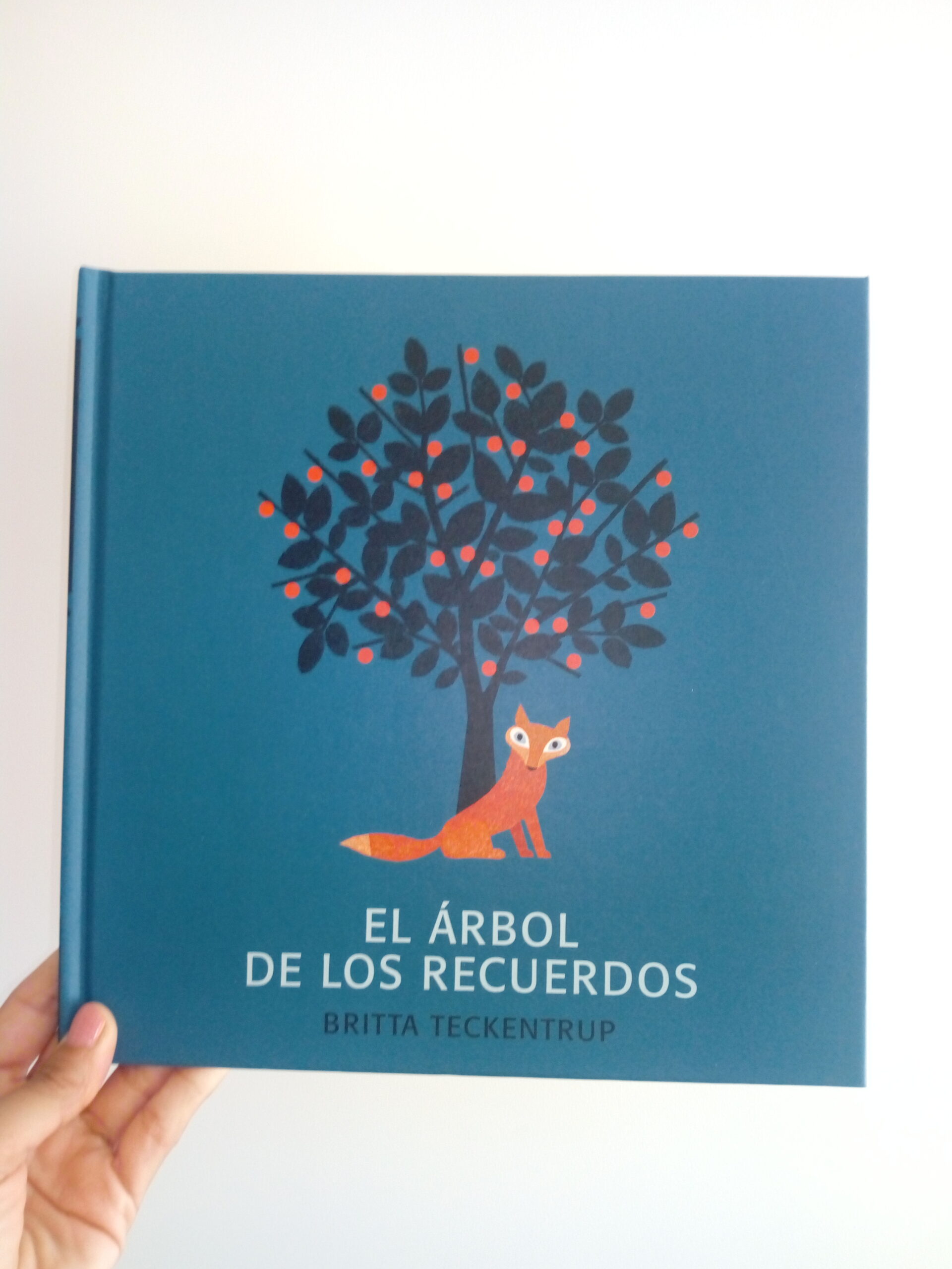 El arbol de los recuerdos : Britta Teckentrup: : Libros